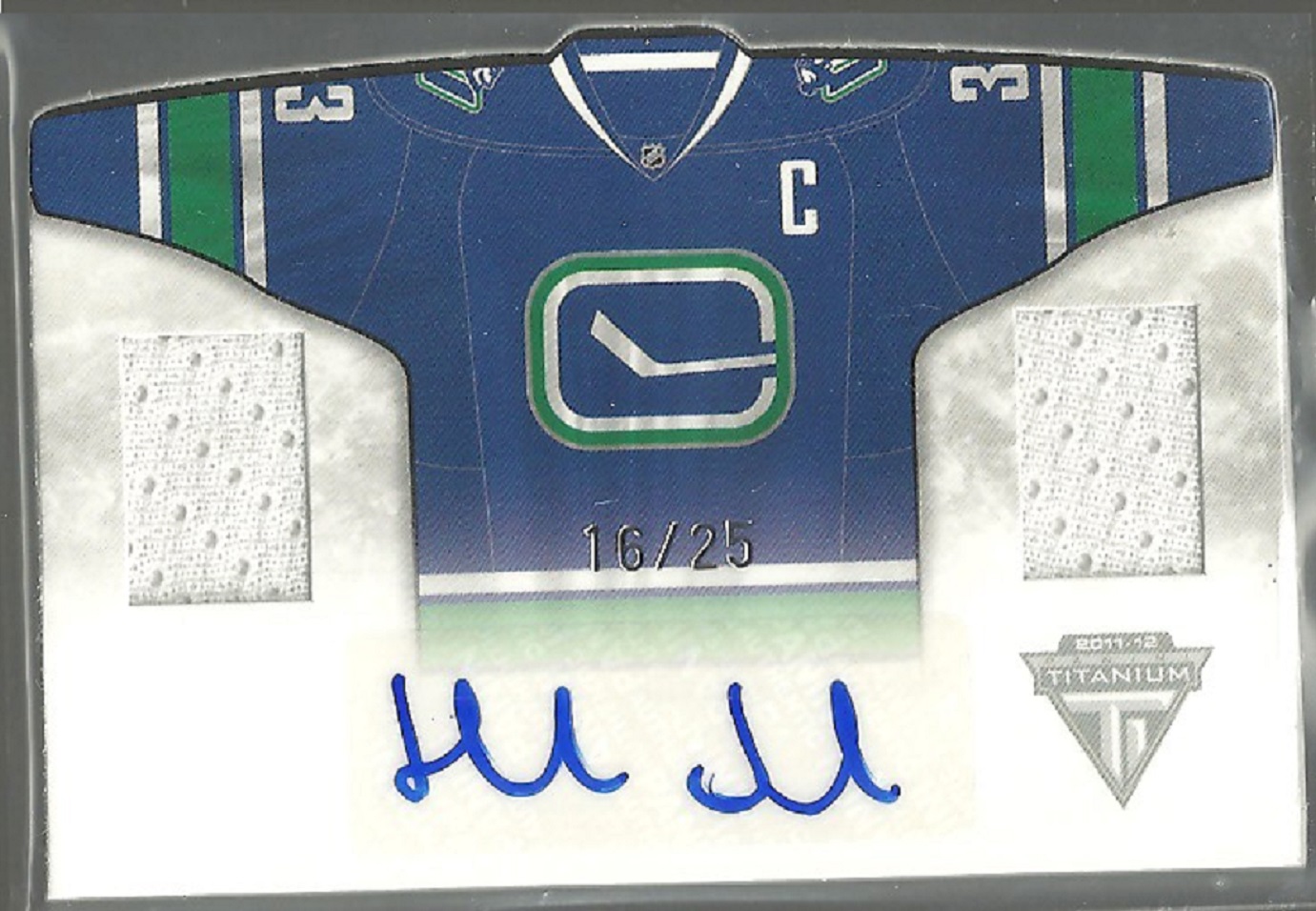 2011-12 Titanium Third Sweaters Memorabilia Auto Henrik Sedin (image for) 2011-12 Titanium Third Sweaters Memorabilia Auto Henrik Sedin